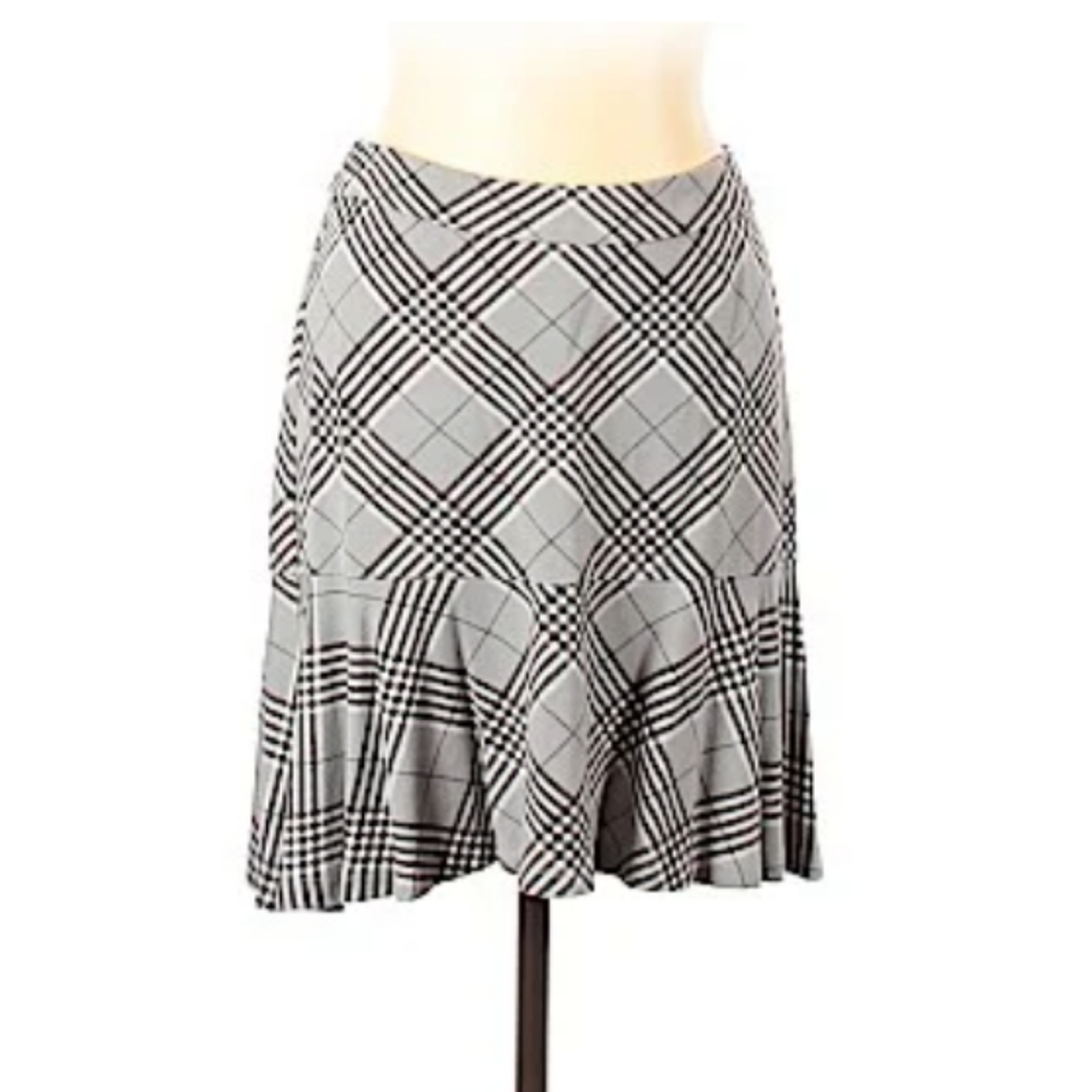 Gray plaid skirt